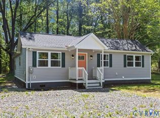 660 Johns Neck Rd, Weems, VA 22576