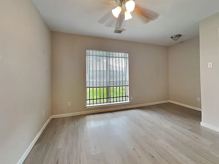12811 Roandale Dr — Photo 13