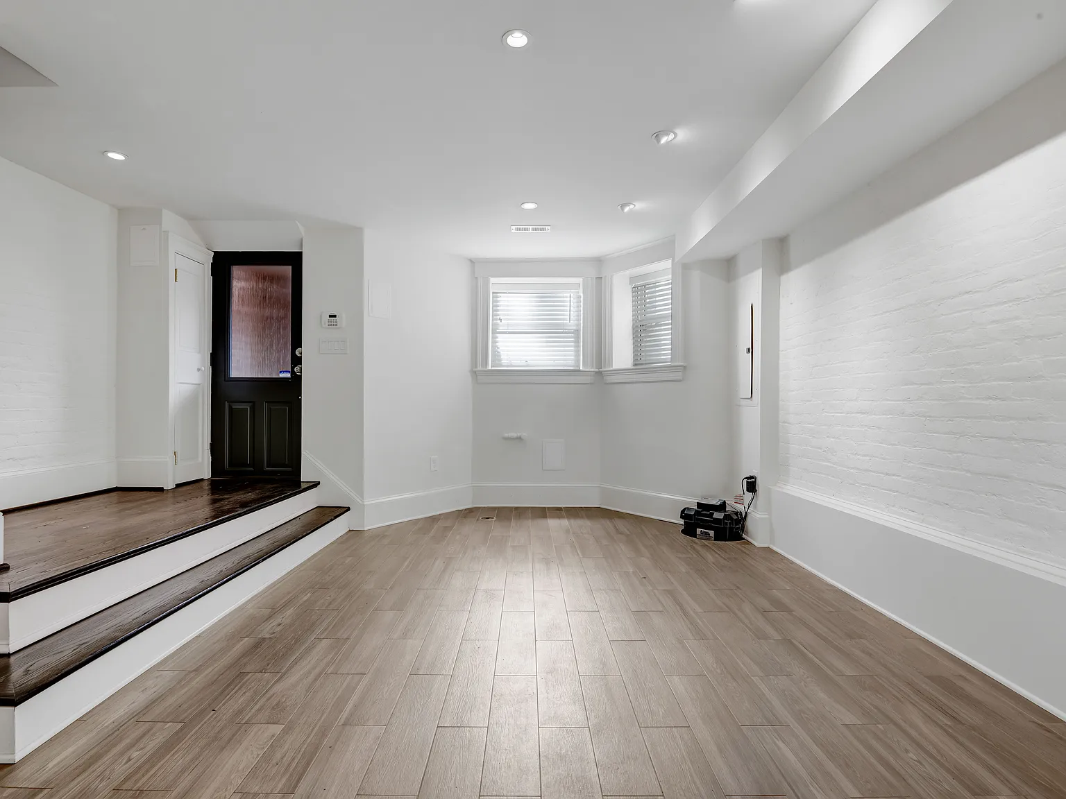 1 bed, $2,050 — Photo 2