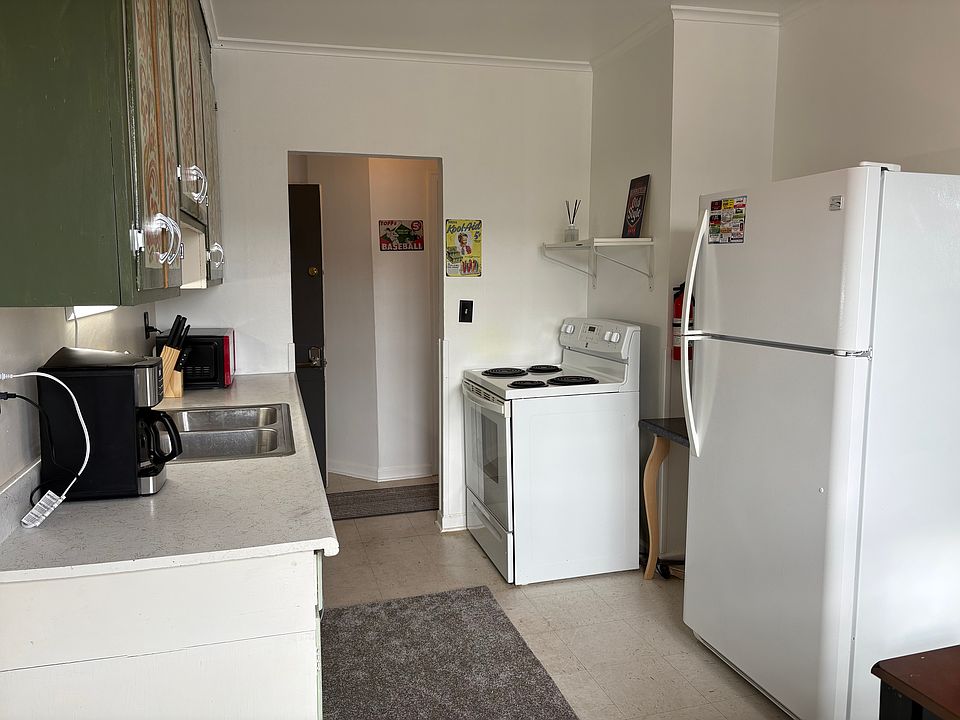 1st image of 206 Main St #7