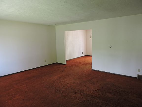 3rd image of 190 Marion Ave