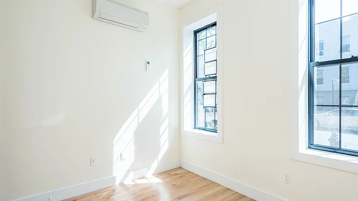 Rented by Nooklyn NYC LLC | media 6