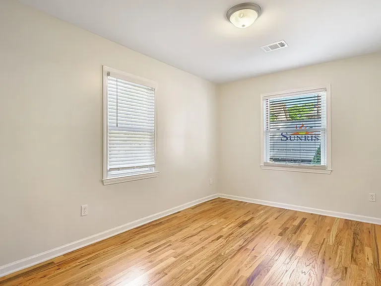 1253 Oak Grove Ave — Photo 10