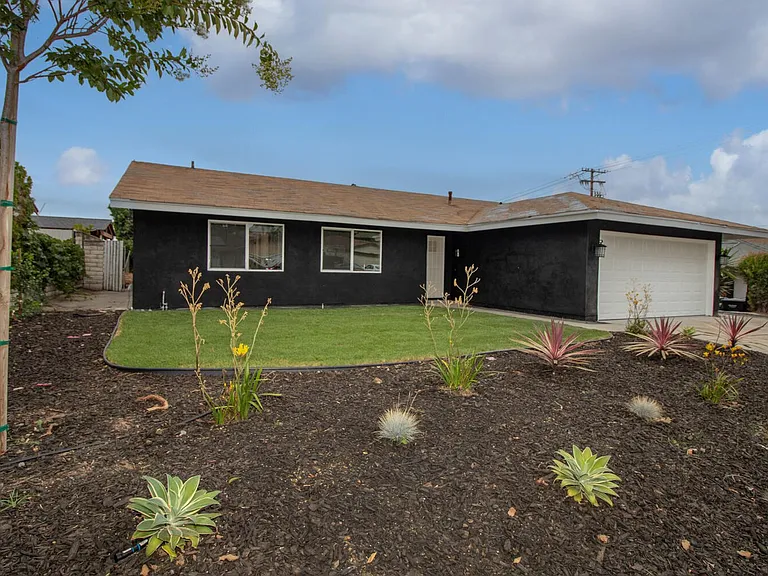 1460 Heidi Cir — Photo 2