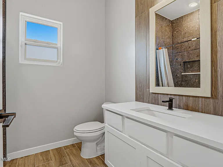3740 Model Ln — Photo 19
