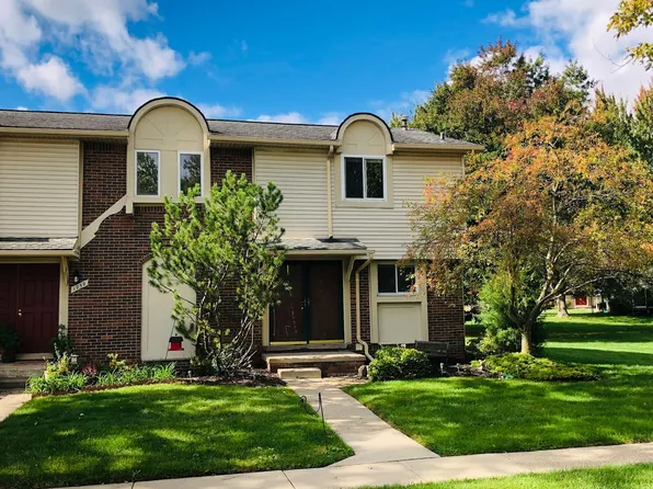 1963 E Franklin Dr #71, Canton, MI 48187