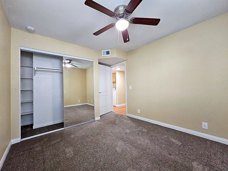 Citrus Court Apartments — Photo 77