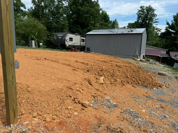 208 Shady Dr, Harriman, TN 37748
