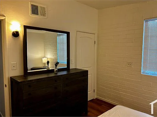 2 bed, 720 sqft, $1,200 — Photo 3