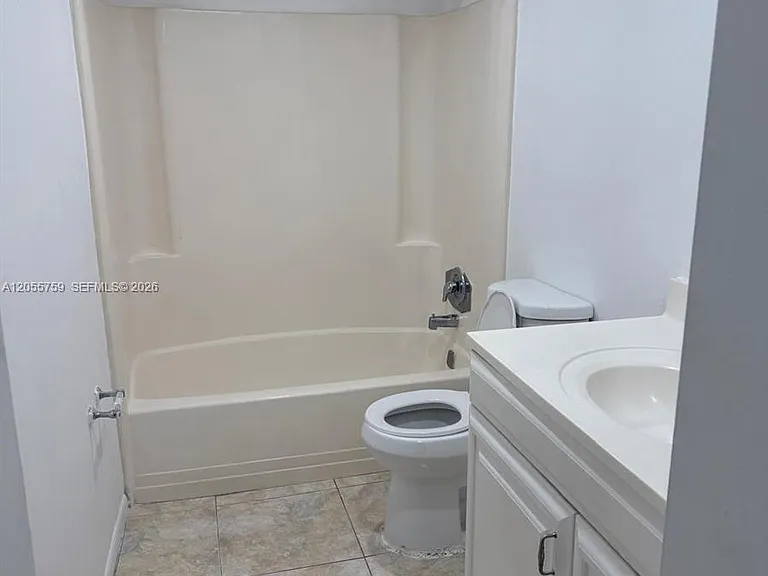 2800 NW 56th Ave #B403 — Photo 7
