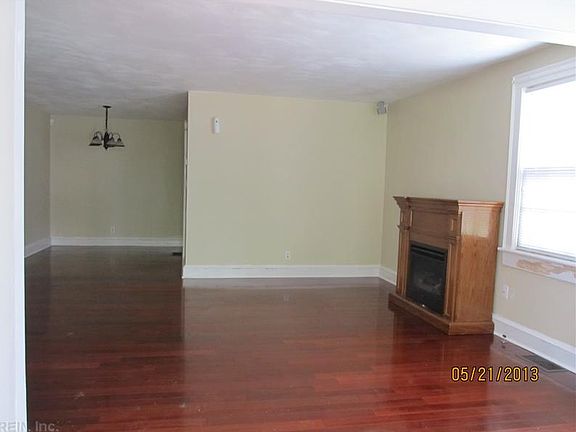 4th image of 121 W Ocean Ave