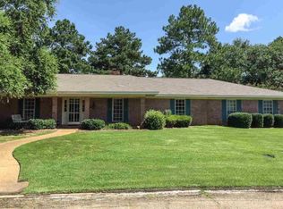 206 Rolling Meadows Dr, Jackson, MS 39211