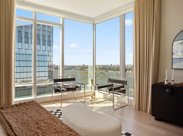 30 Riverside Boulevard image 8 of 16