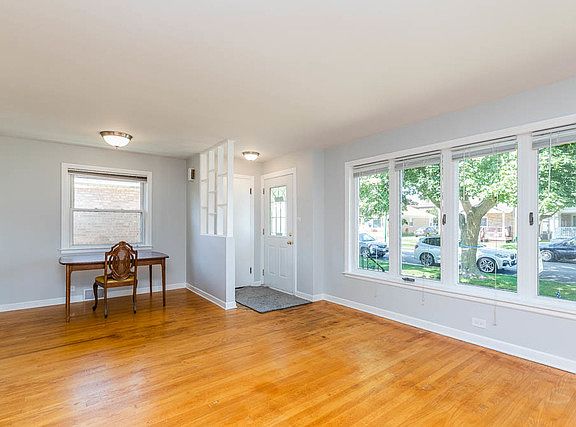 3rd image of 7319 N Ottawa Ave