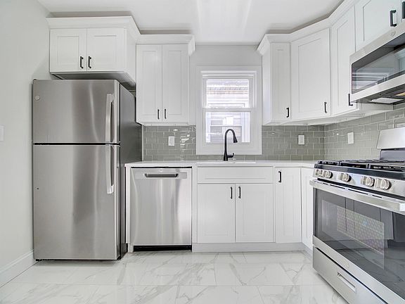 2nd image of 159 Roosevelt Ave Floor 1
