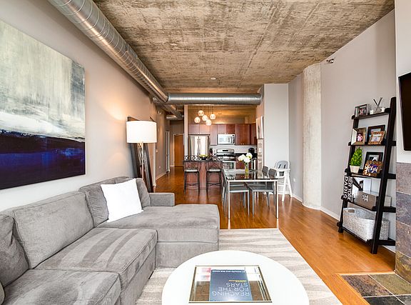 5th image of 700 N Larrabee St APT 1910