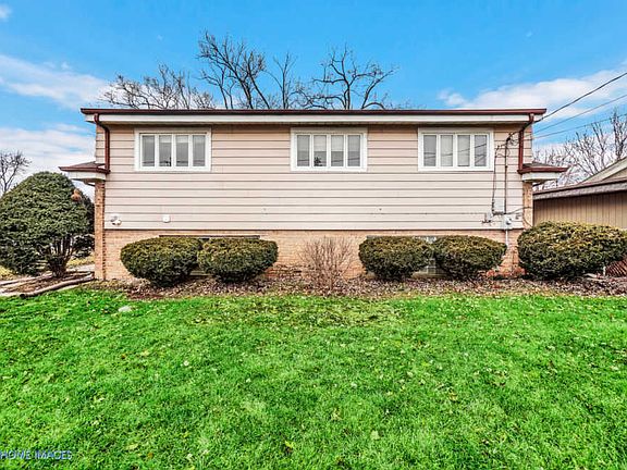 5th image of 17365 Oconto Ave