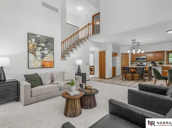 807 Forestview Cir, Bellevue, NE 68005