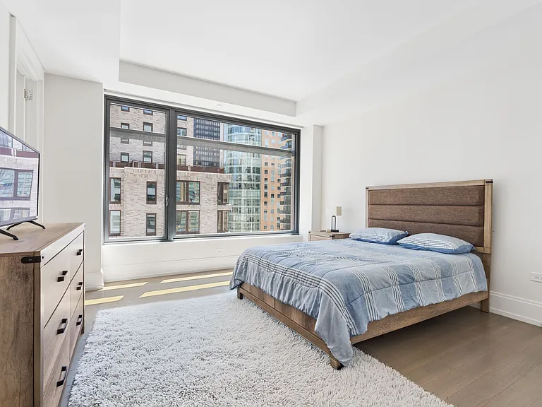 301 E 50th St #12A — Photo 7