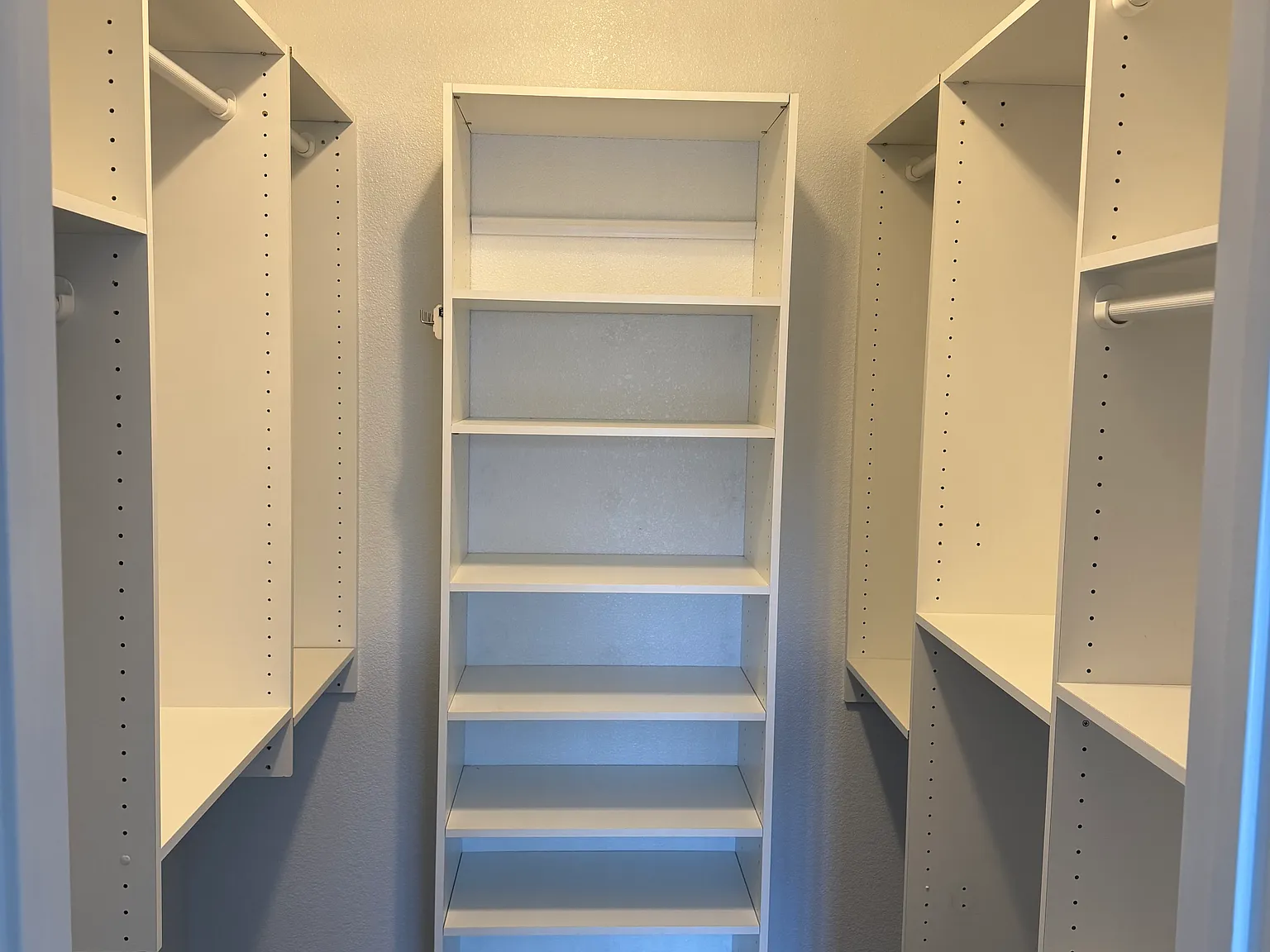 2 bed, 1000 sqft, $2,190 — Photo 3
