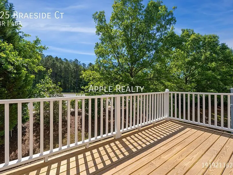 125 Braeside Ct — Photo 16
