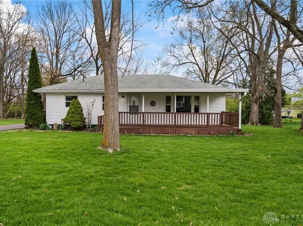 54 Sawmill Ln, New Lebanon, OH 45345