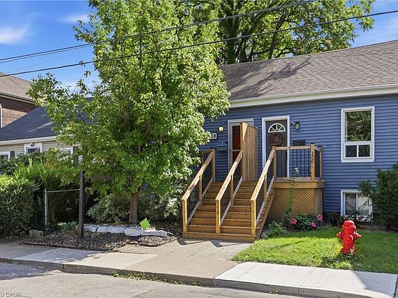 2nd image of 128 Robert St
