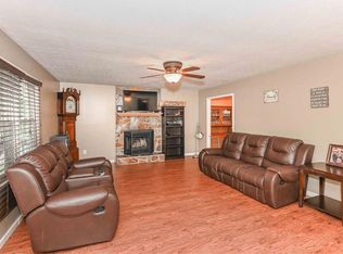 73 Laurel Ln, Carrollton, GA 30116