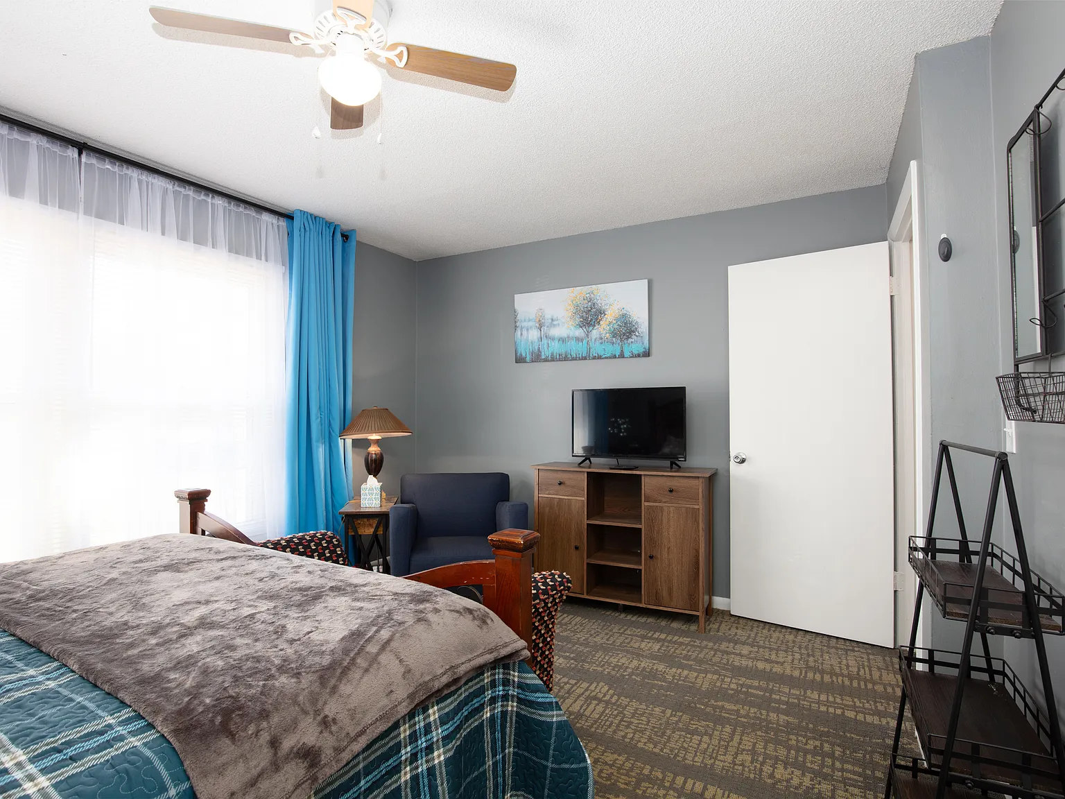 2 bed, 1000 sqft, $2,700 — Photo 3
