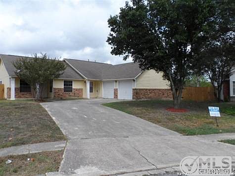 4th image of 8919 Shadow Wood Ln