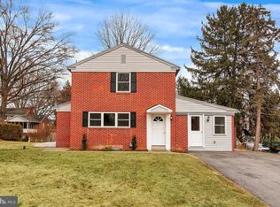1831 Divot Ct, Lancaster, PA 17602