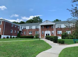8 South Rd APT 2A, Harrison, NY 10528