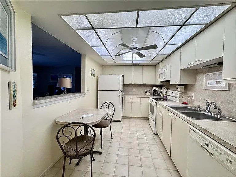 802 Capri Isles Blvd #233 — Photo 5
