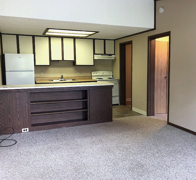 1st image of 127 Falls Ct APT E