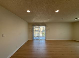 14801 Delano St #6, Van Nuys, CA 91411