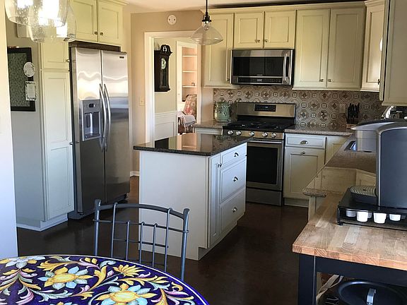 Eat in Kitchen