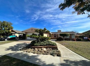 11352 Weatherby Rd, Los Alamitos, CA 90720
