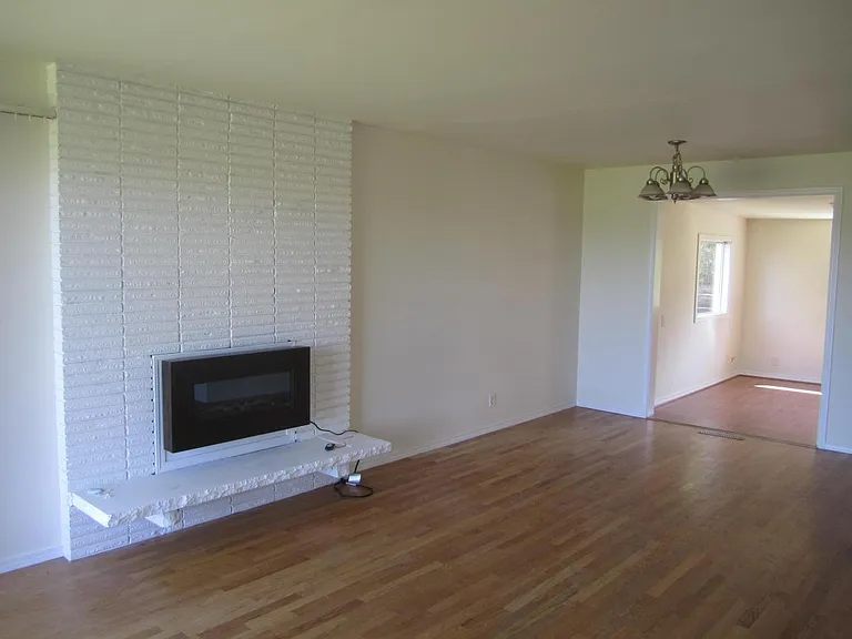 2128 NE 6th Ct — Photo 17
