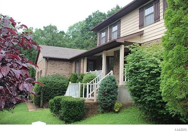 Spacious 2 Story 5 Bed Room 3 Car Home~ With a FABULOUS LOCATION!