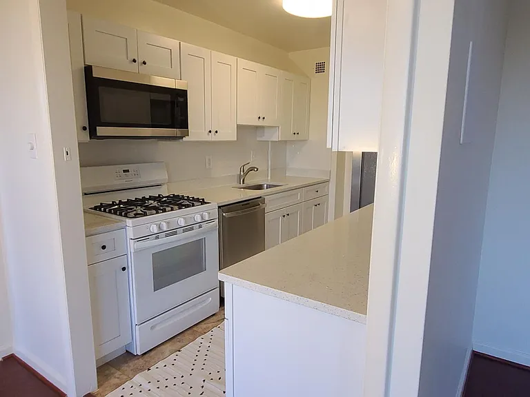 10401 Grosvenor Pl #518 — Photo 1