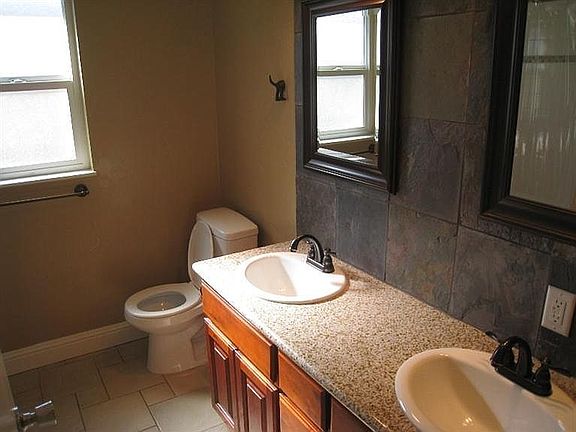 Main Bath w/ Dual Sinks