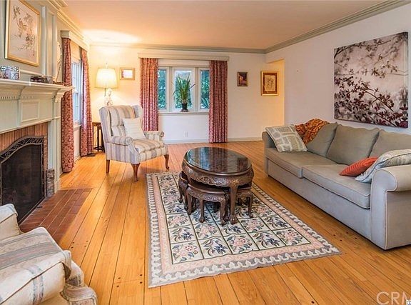 5th image of 2215 Melville Dr