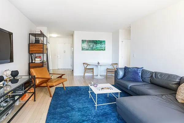 Rented by RHI Group | media 9