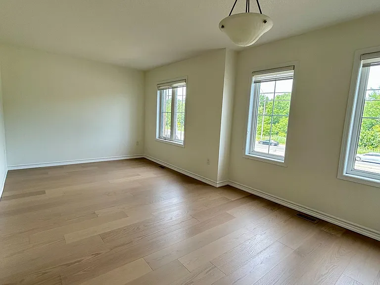 2464 Fall Harvest Cres — Photo 11