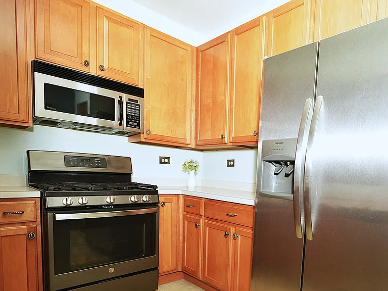 2460 Georgetown Cir — Photo 8