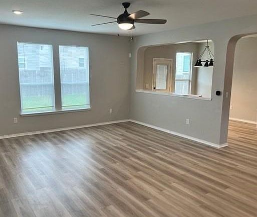 5th image of 6420 Carriage Pines Dr