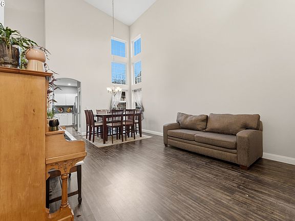 3rd image of 15852 SE Upman Way