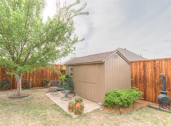 5th image of 6001 Meadowglen Dr