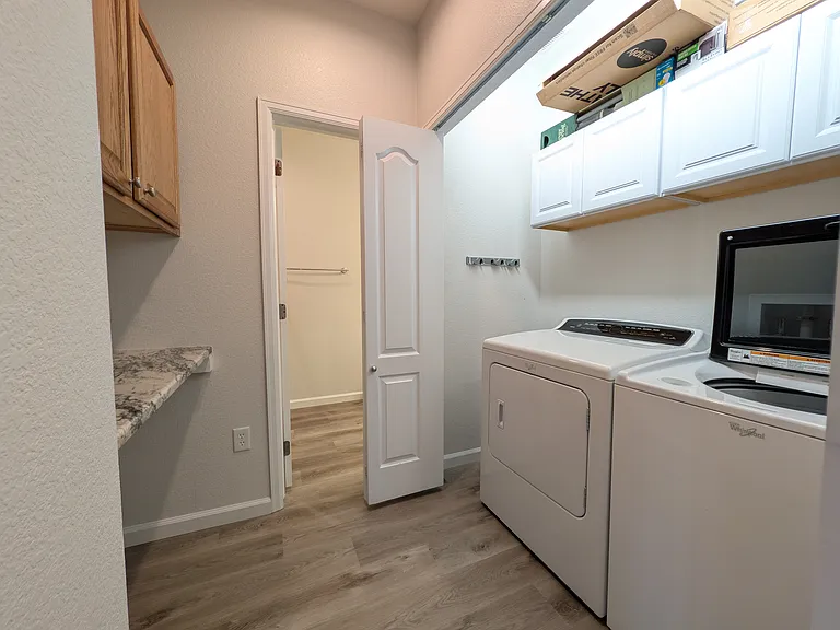 501 Elmhurst Way #A — Photo 14