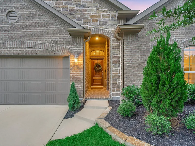 204 Forest Peak Way — Photo 4